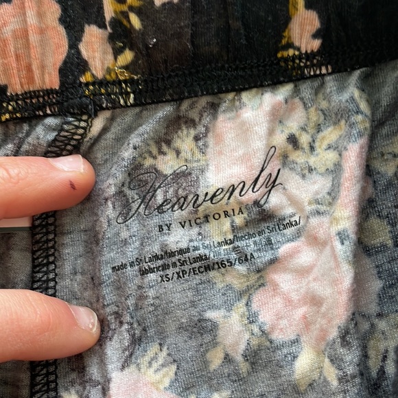 2 Piece Silky Soft Victoria Secret Pajama Set - Picture 9 of 10